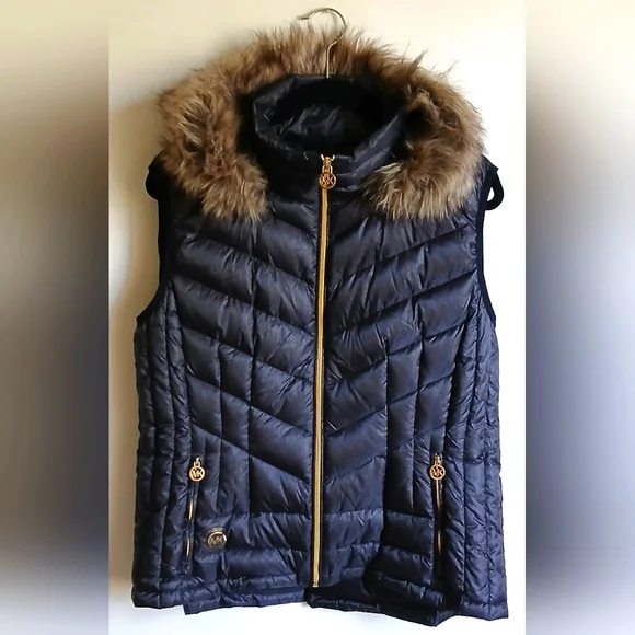 NWOT - Women's Michael Kors Down Filled Vest With Detachable Faux Fur Hood - XL - Picture 3 of 15